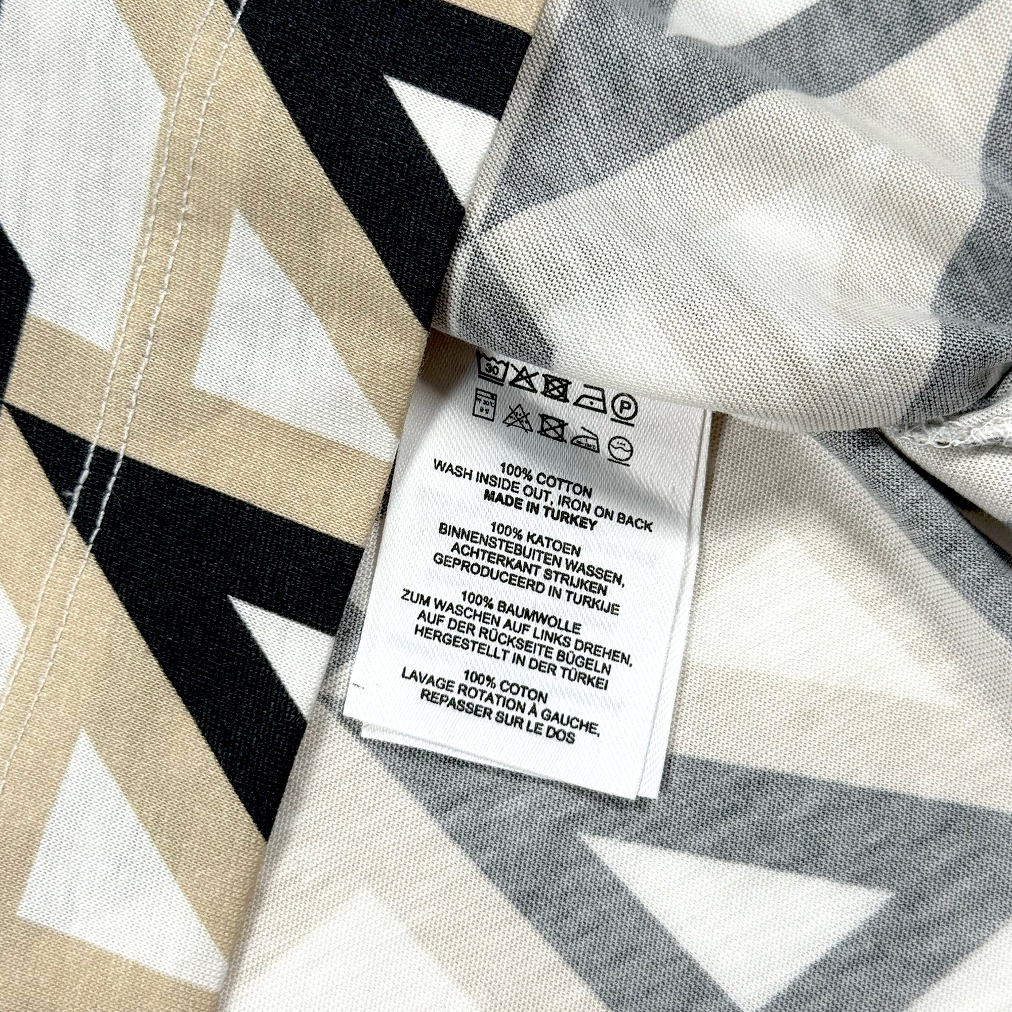 Helder Polo – Geometric Print