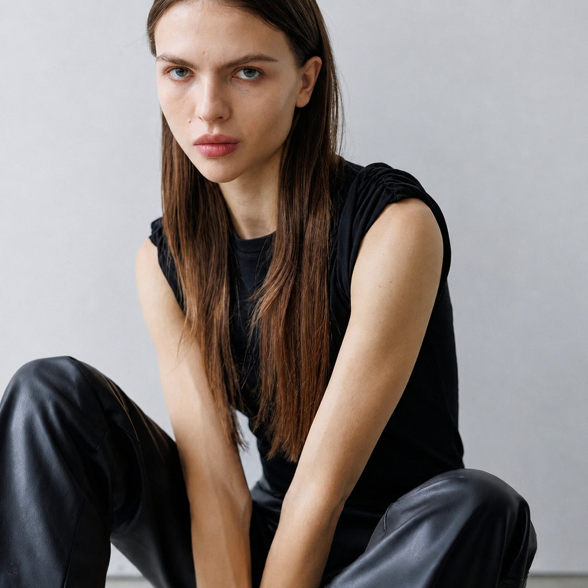 Scrunched Shoulder Tank Black