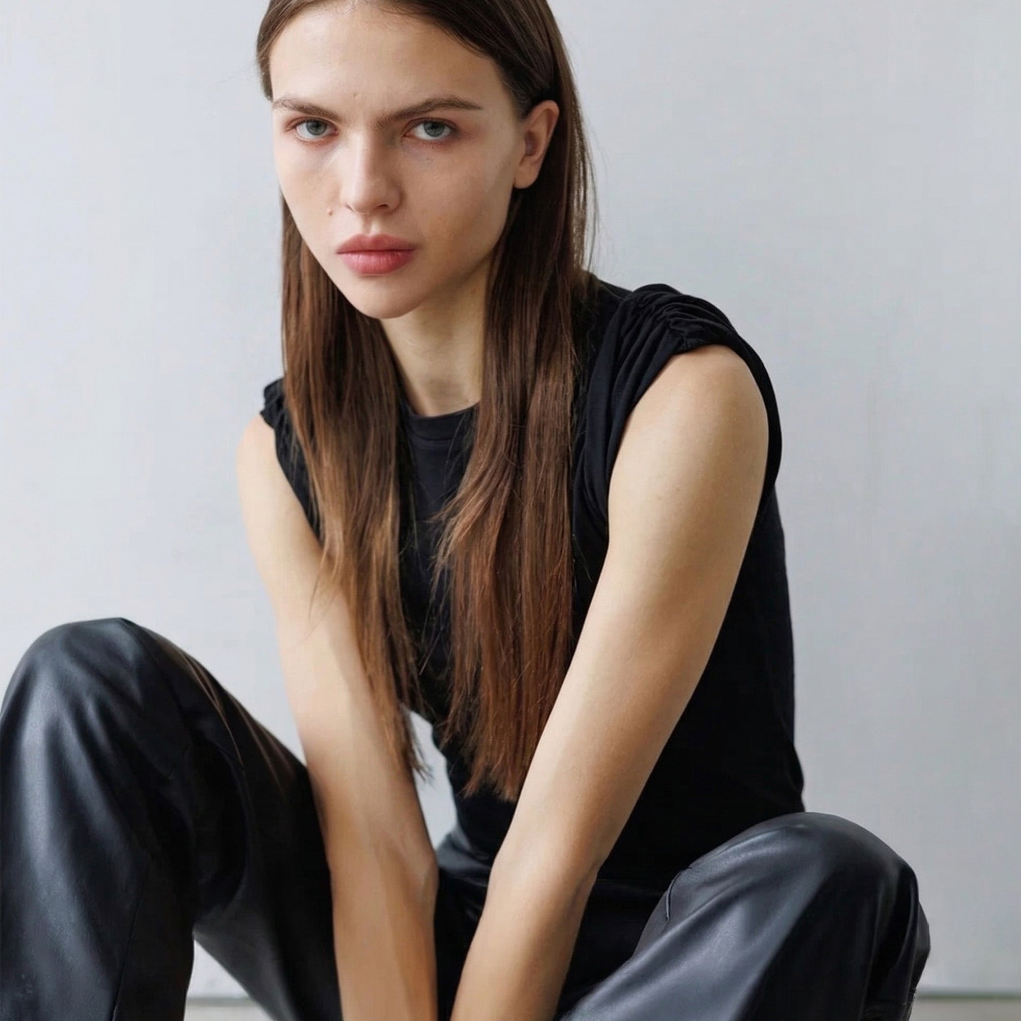 Scrunched Shoulder Tank Black